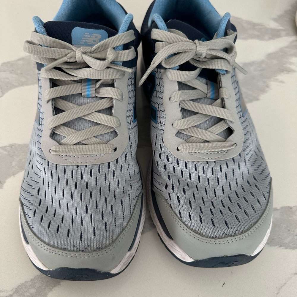New Balance Light Gray and Navy Running Shoes size11
